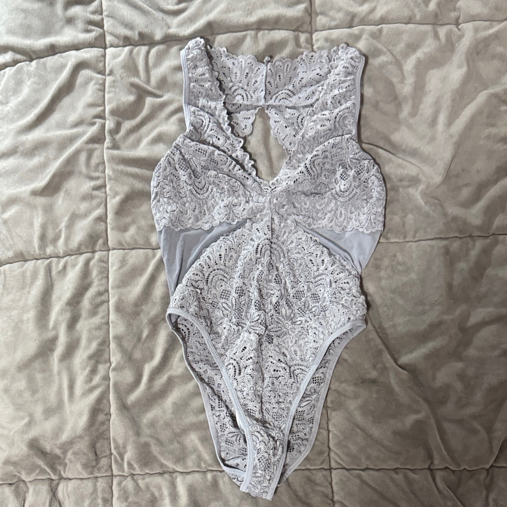 Elegant Lace Bodysuit in Light Gray from Forever21